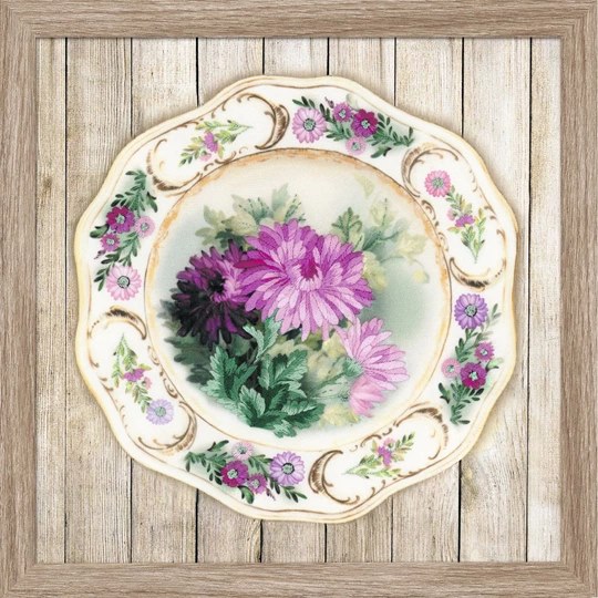 Chrysanthemum Plate Satin Stitch