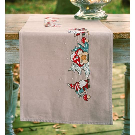 Gnomes Tablerunner