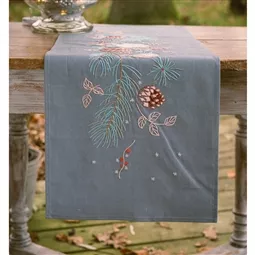 Christmas Roses Runner